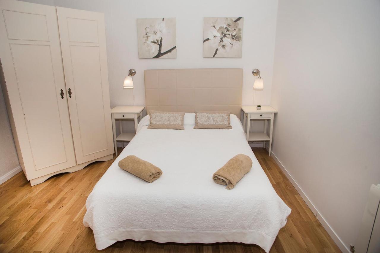 Mai & Maud Ronda Apartment Barcelona Ngoại thất bức ảnh