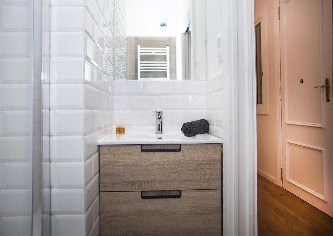 Mai & Maud Ronda Apartment Barcelona Ngoại thất bức ảnh